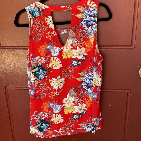 NWT Collection Concepts Red Keyhole sleeveless blouse size large - Picture 3 of 3